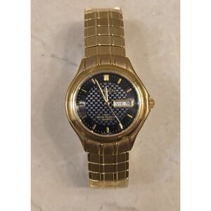 Men's Gold Tone Gruen Watch 100FT GU1155 Great Condition New Battery